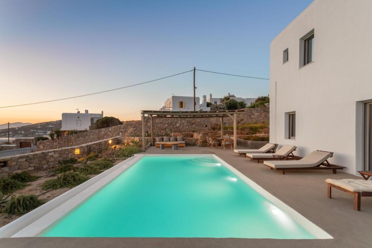 Nikoi * Mykonos Town