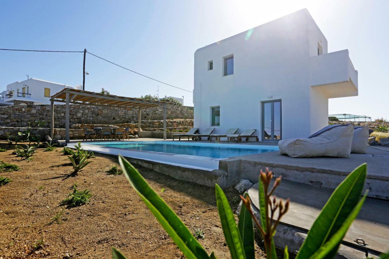 Nikoi * Mykonos Town